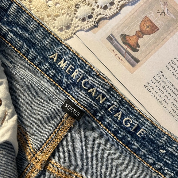 American Eagle distressed jean short - Picture 3 of 5